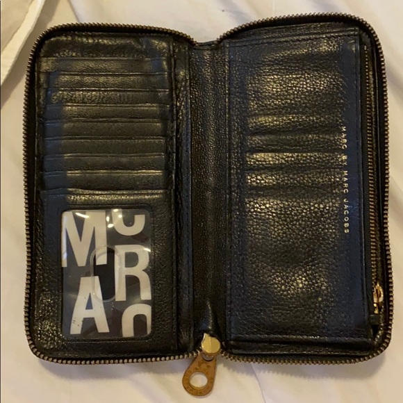 Marc by Marc Jacobs Wallet - Picture 5 of 9